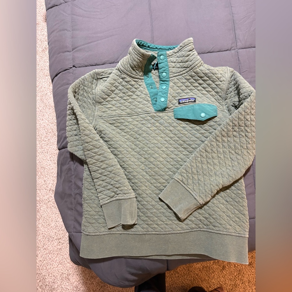 Women’s Patagonia Green Quilted Pullover Size XS